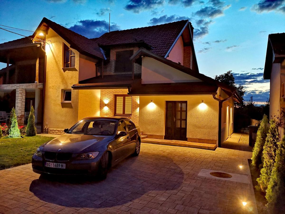 Apartman Villa Cacak Luaran gambar